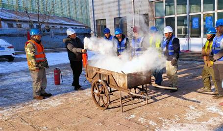 【奮戰(zhàn)80天·沖刺四季度】寒氣催人干勁足 熱情高漲搶進度